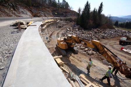 OBNOVA CESTE GRAHOVO BLOČICE 03 FOTO LJUBO VUKELIČ